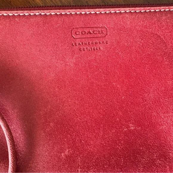 COACH. Vintage red leather wristlet. - Picture 3 of 6
